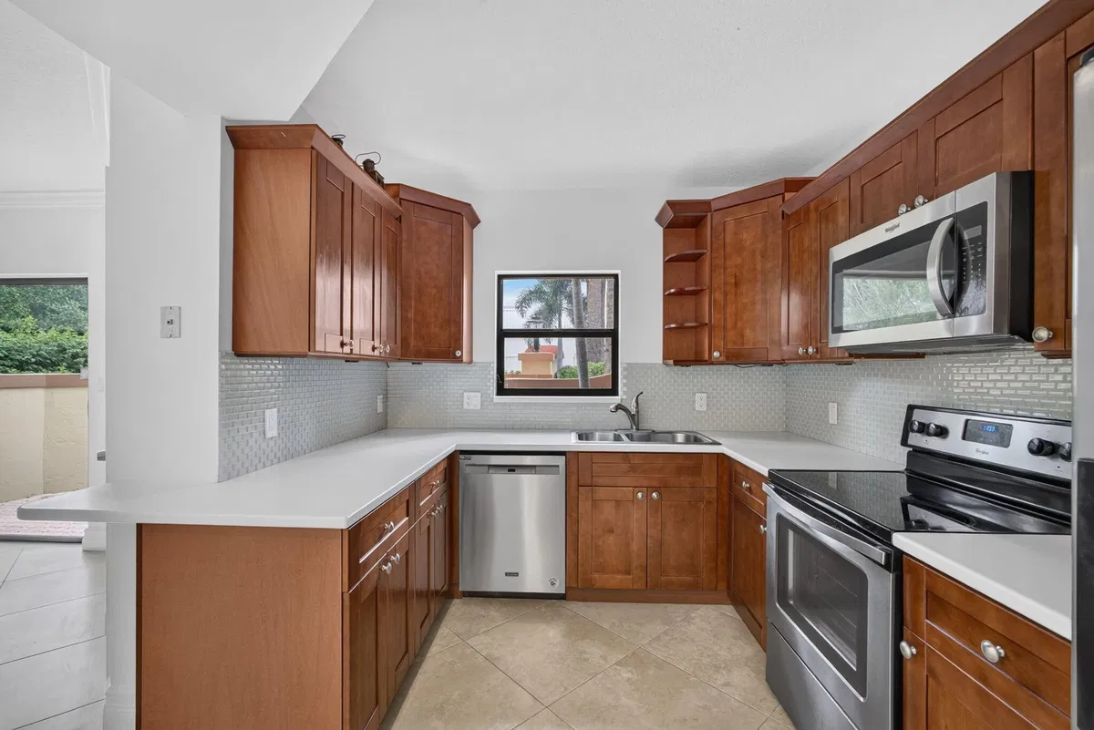 Residence photo 19