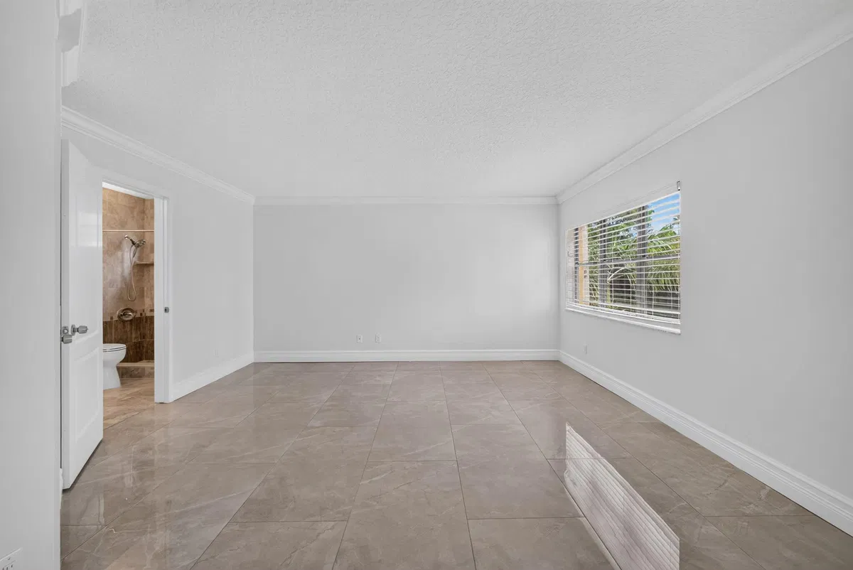 Residence photo 22