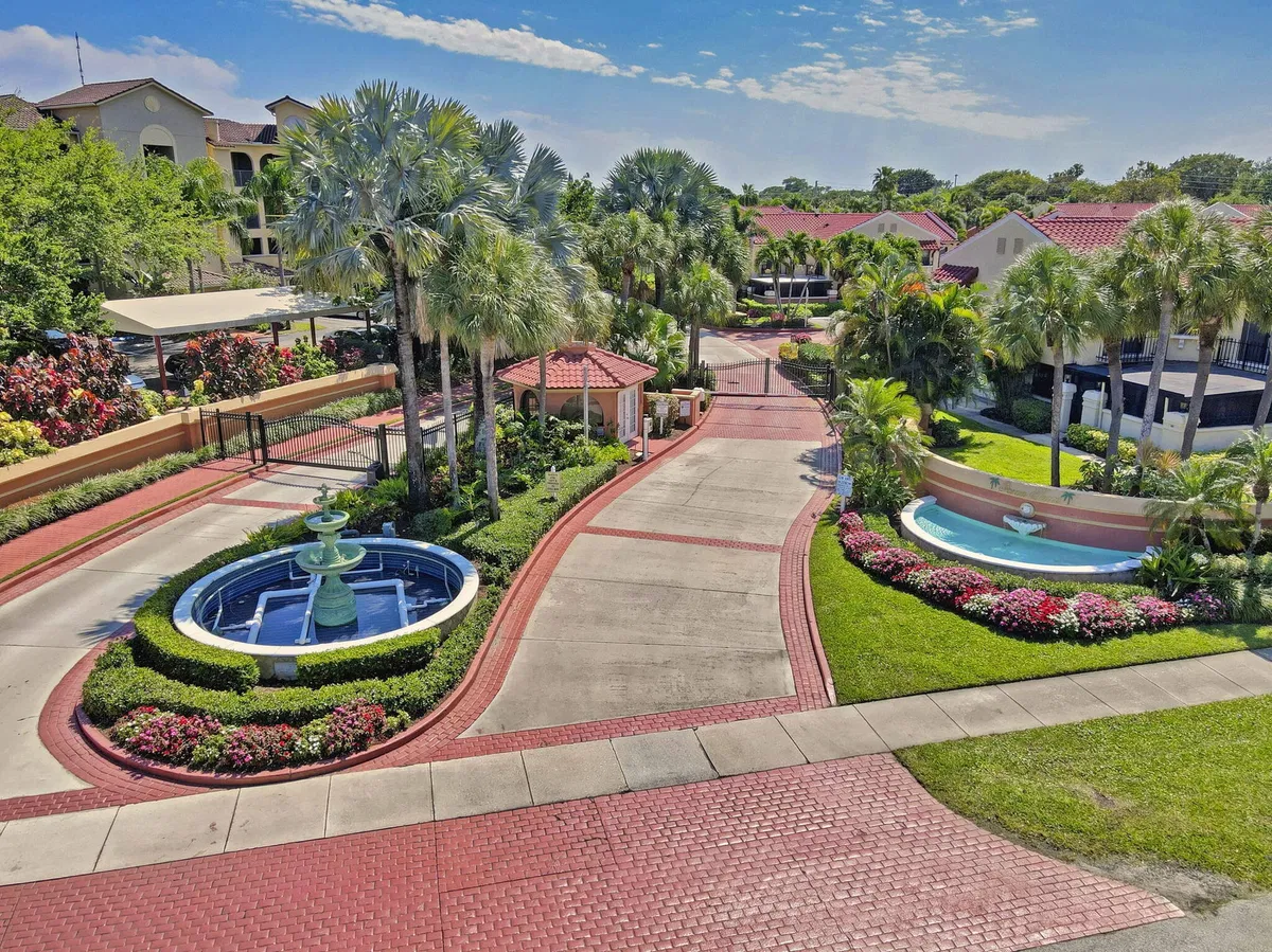 Residence photo 61