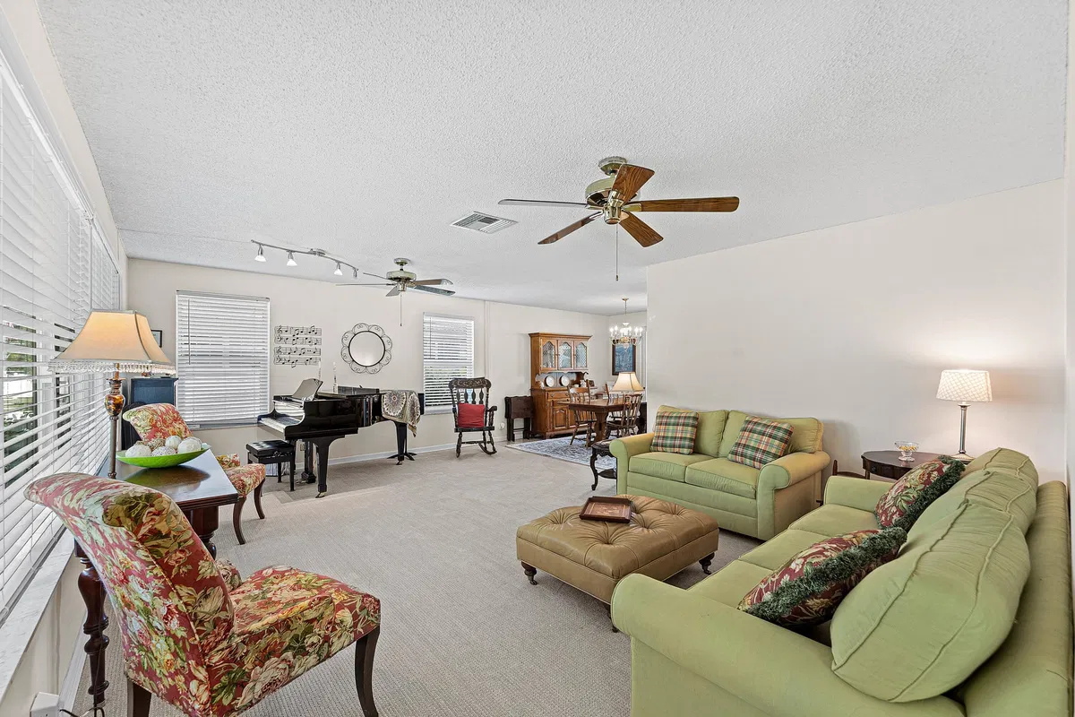  Residence photo 7
