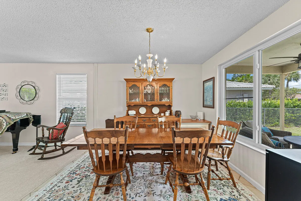  Residence photo 10