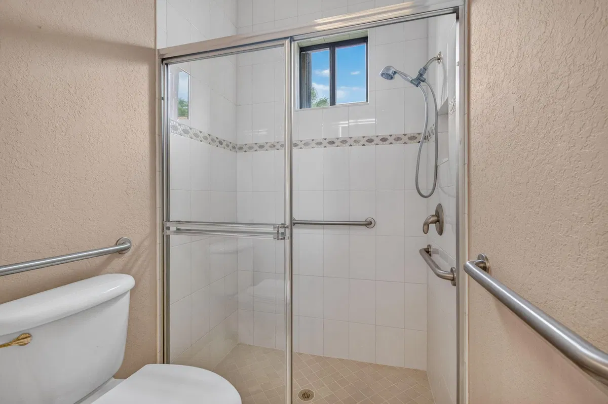 Residence photo 49