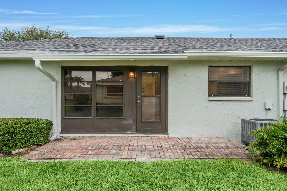  Residence photo 25