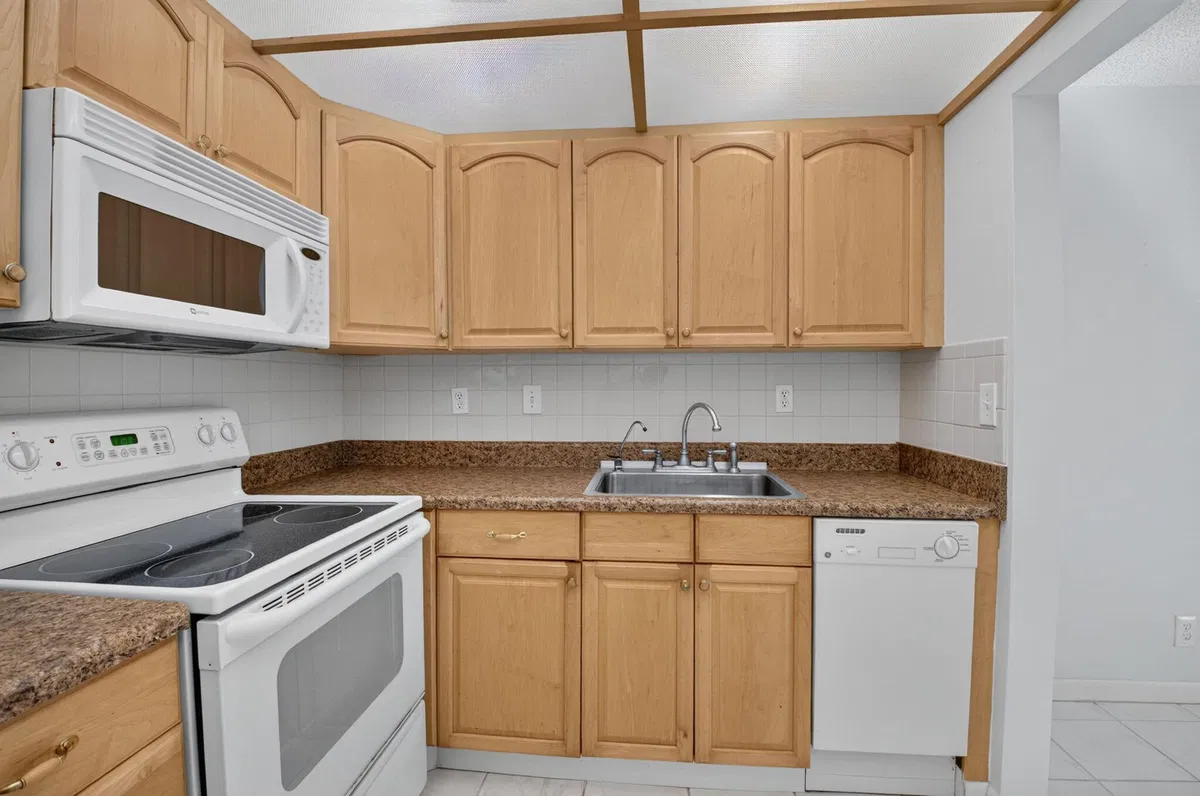  Residence photo 10