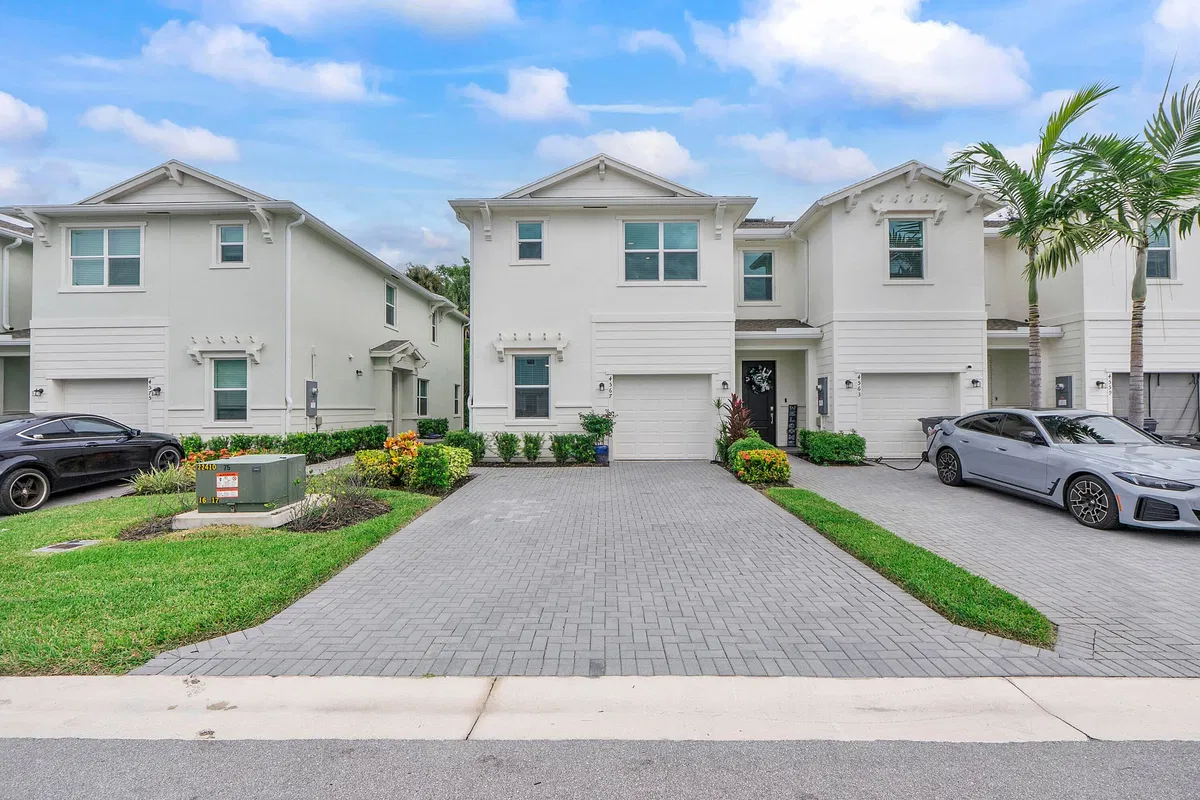 Residence photo 34