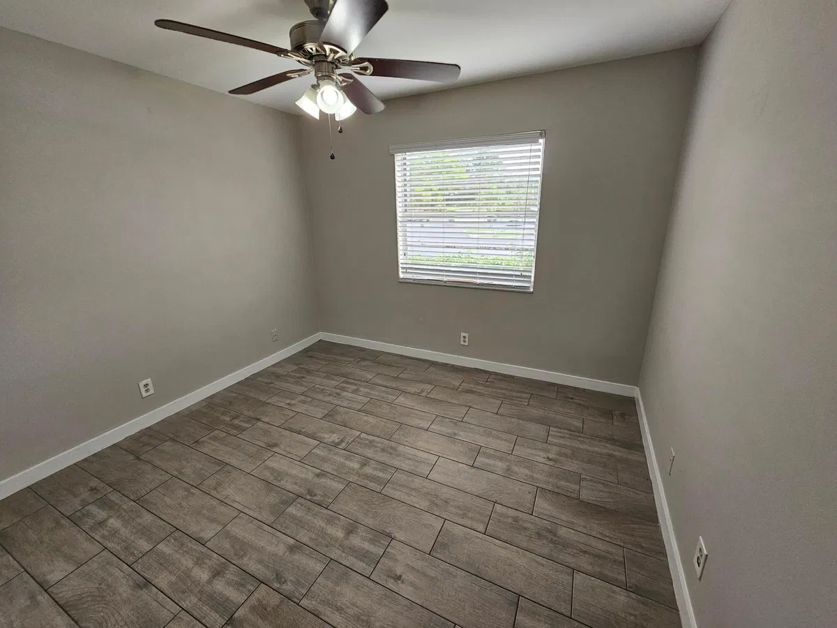 Unit 105 photo 7