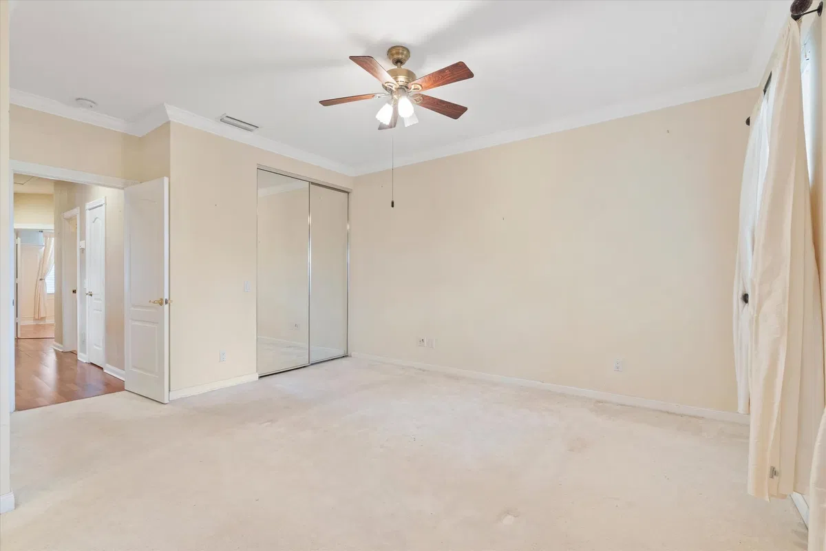 Residence photo 19
