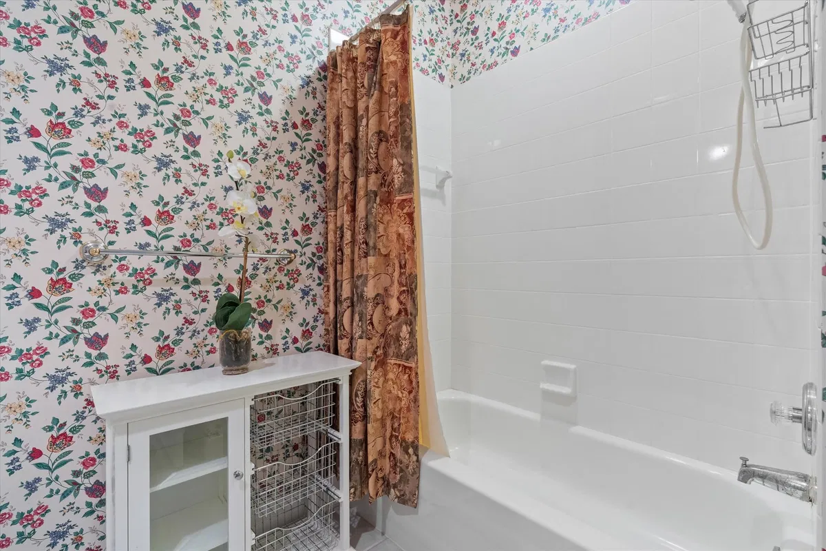 Residence photo 25
