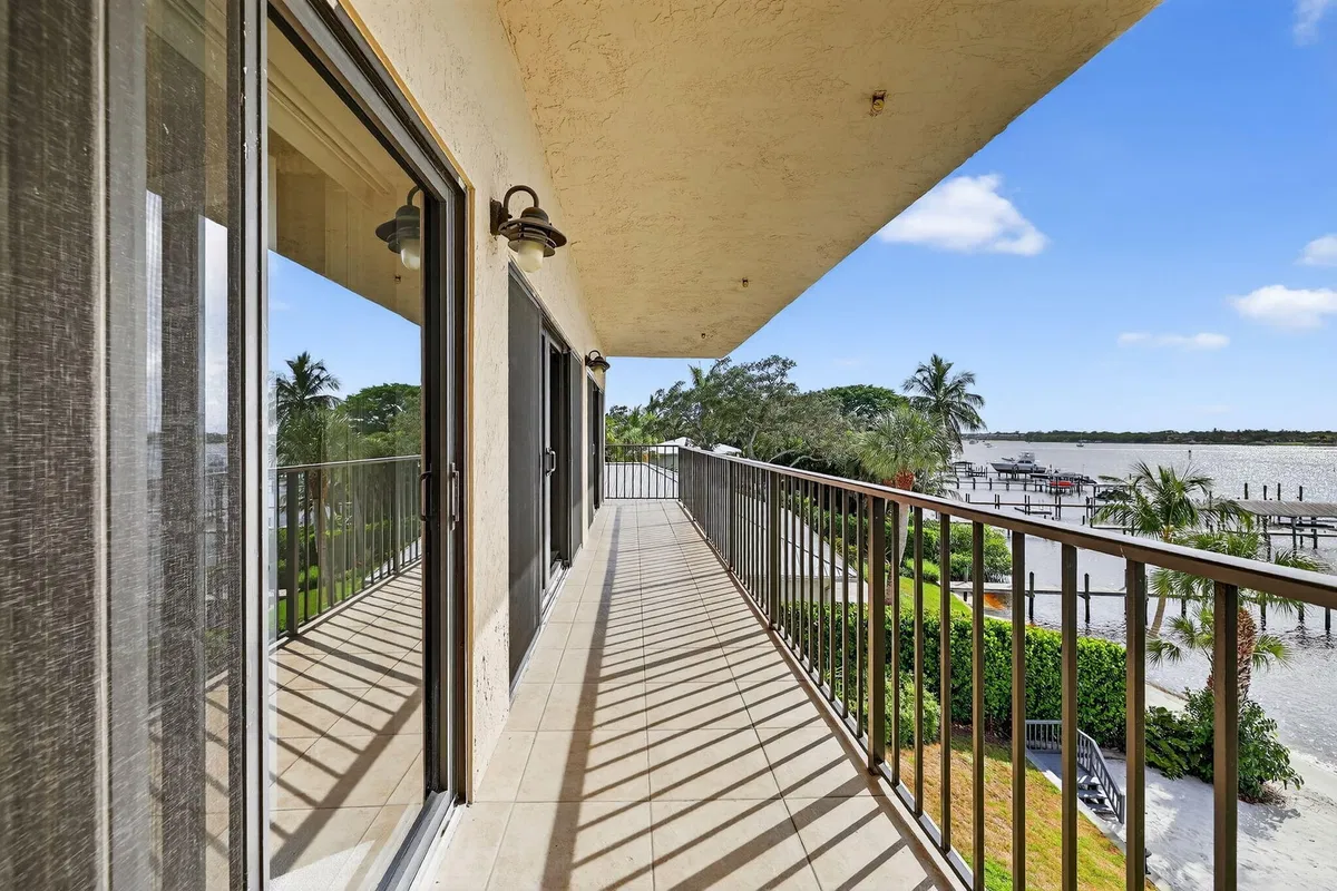 Unit 308 photo 10