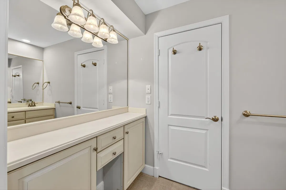 Unit 308 photo 31