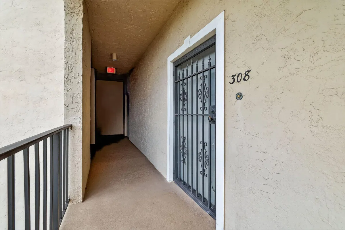 Unit 308 photo 37