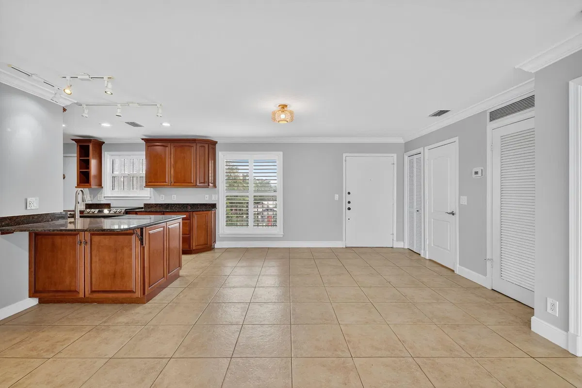 Unit 308 photo 67