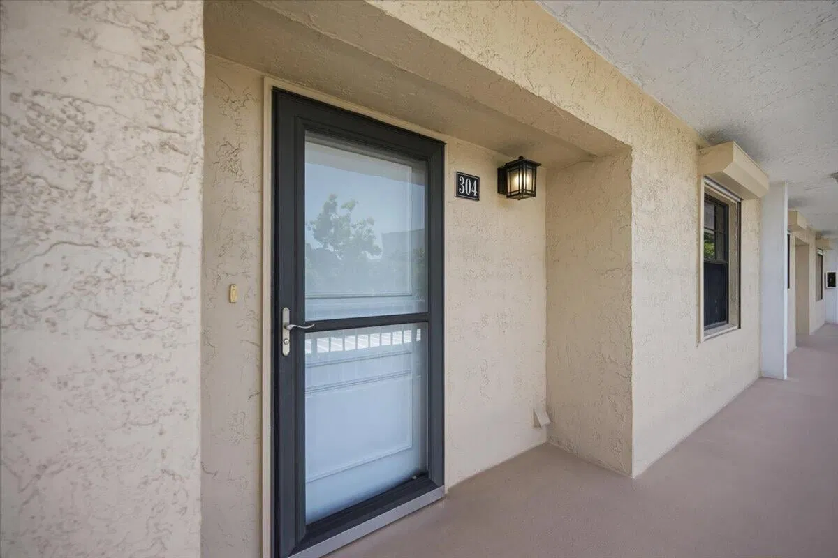  Unit 304D photo 25