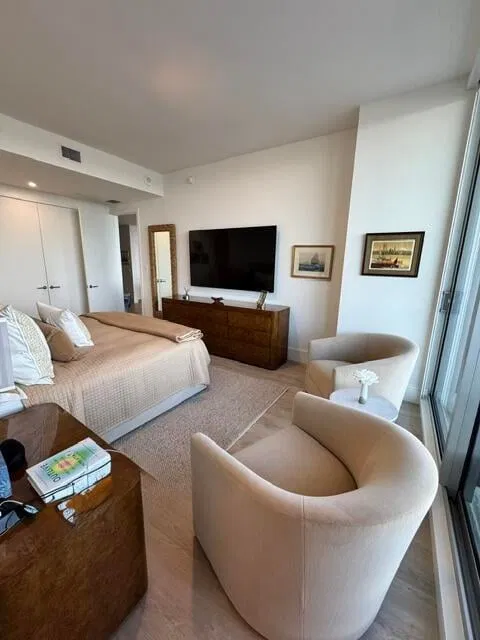 Nautilus 220 Unit 503 photo 19