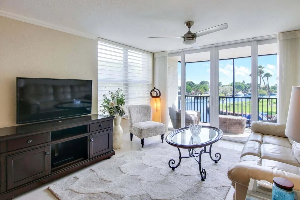Boca Raton Unit 2010 photo 13