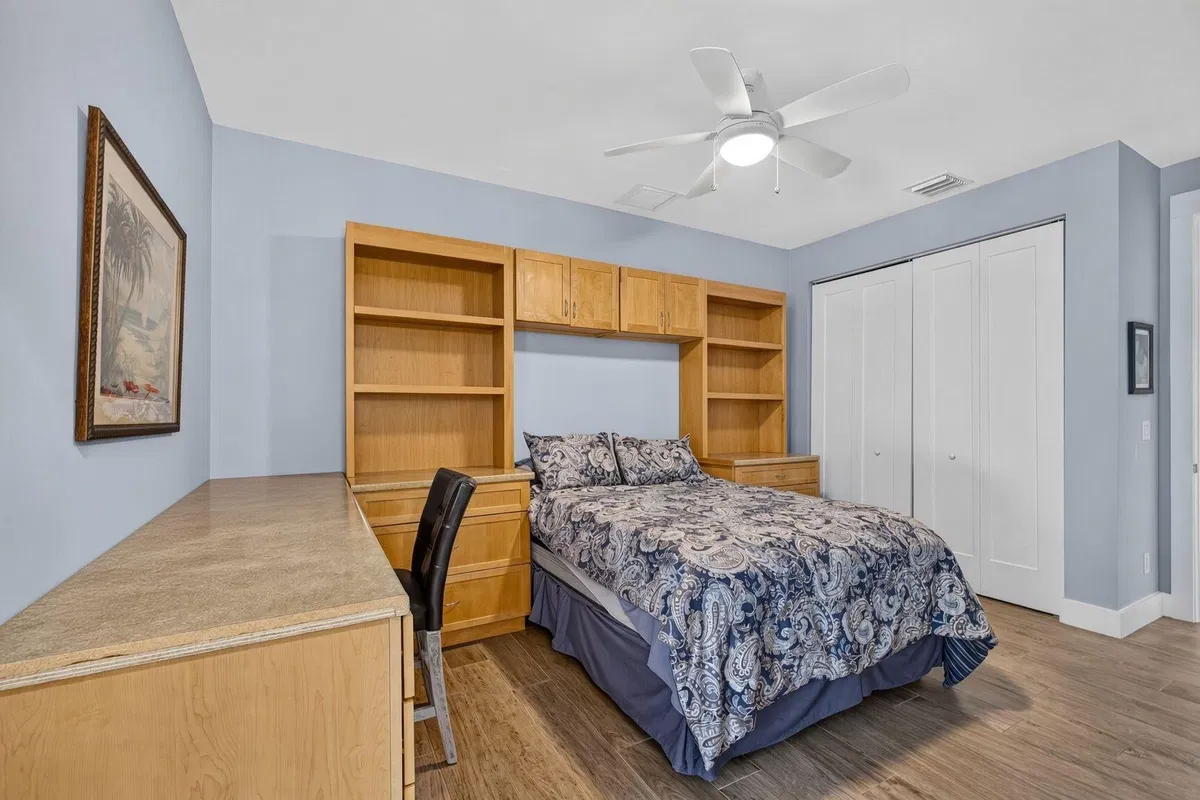  Residence photo 76