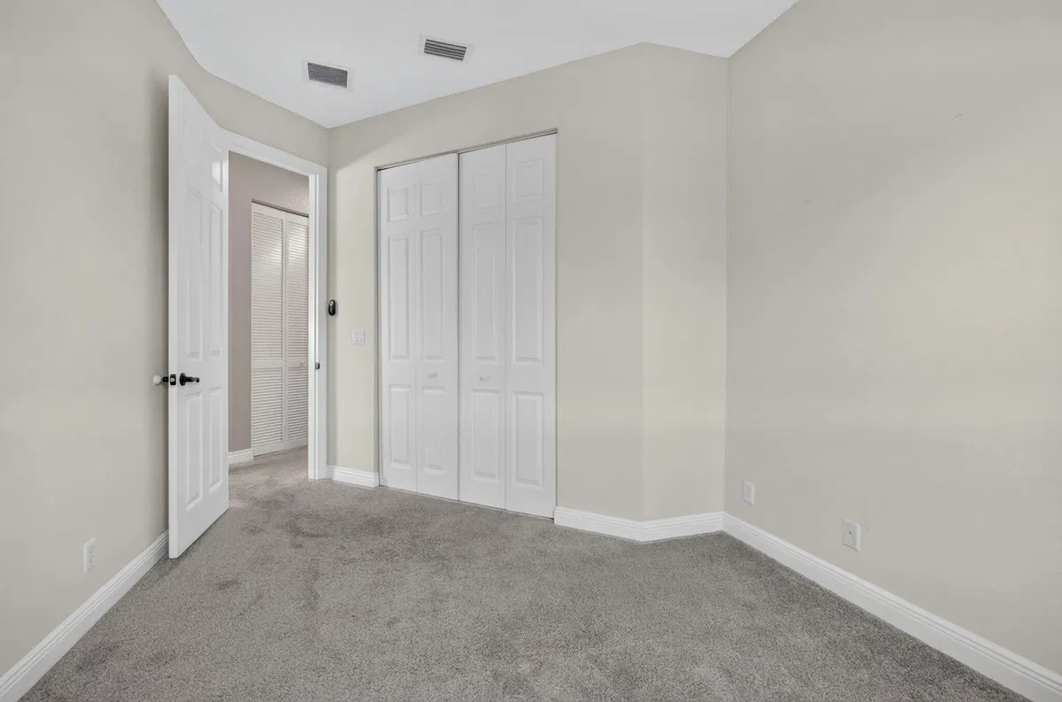  Residence photo 49