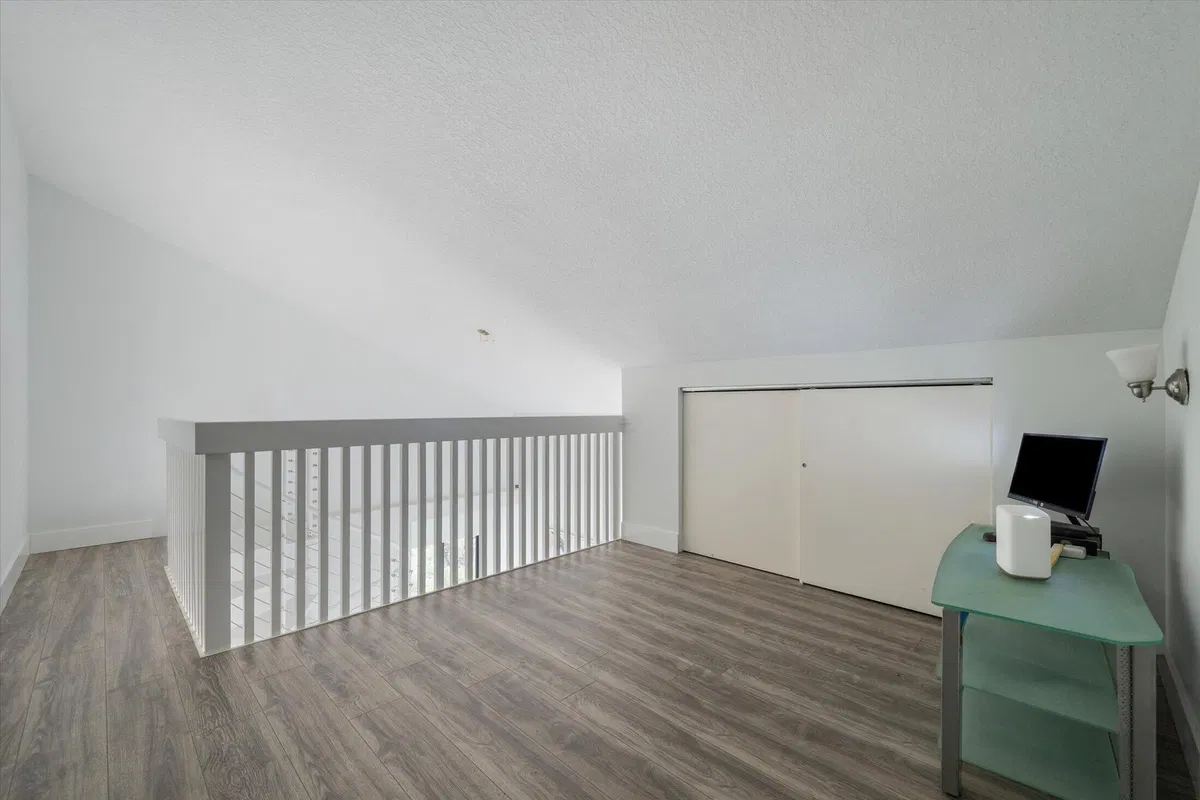 Residence photo 19