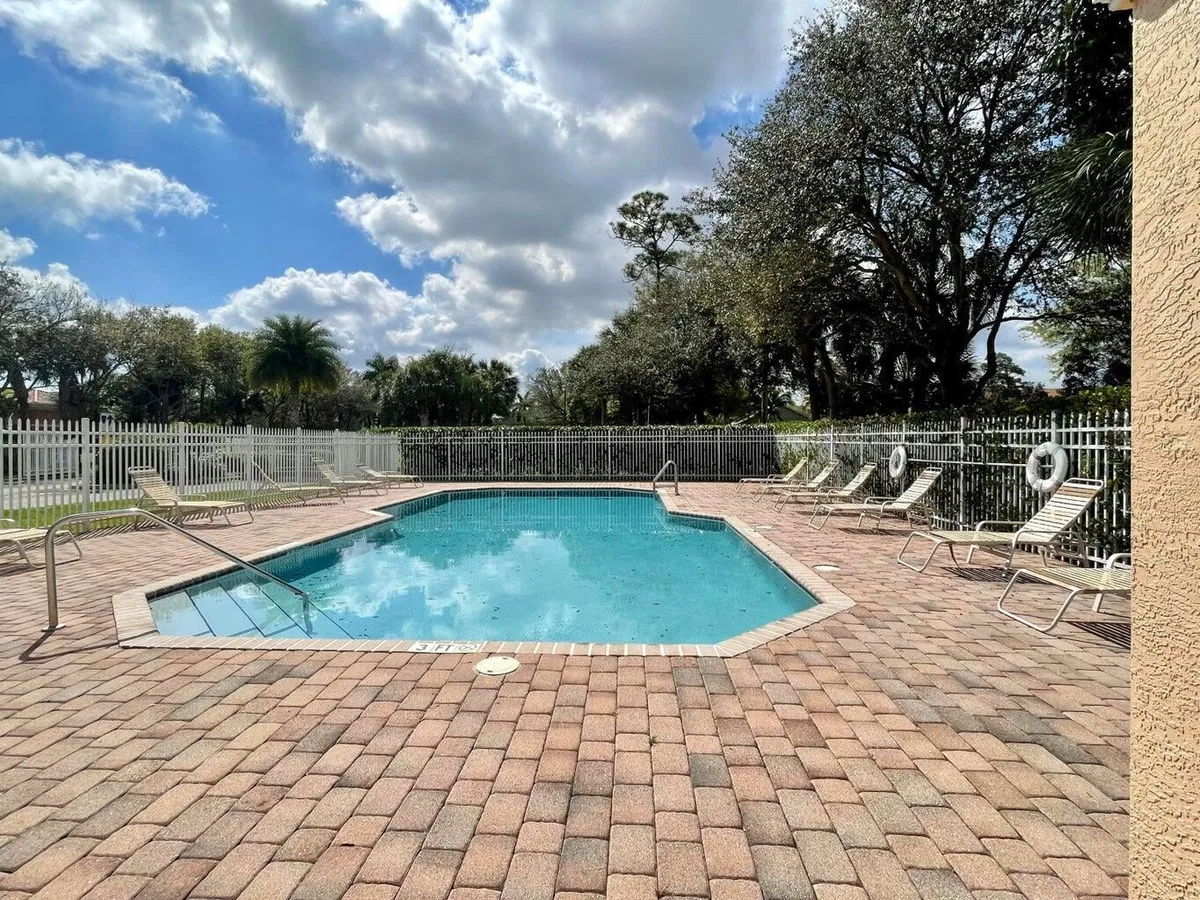 Residence photo 43