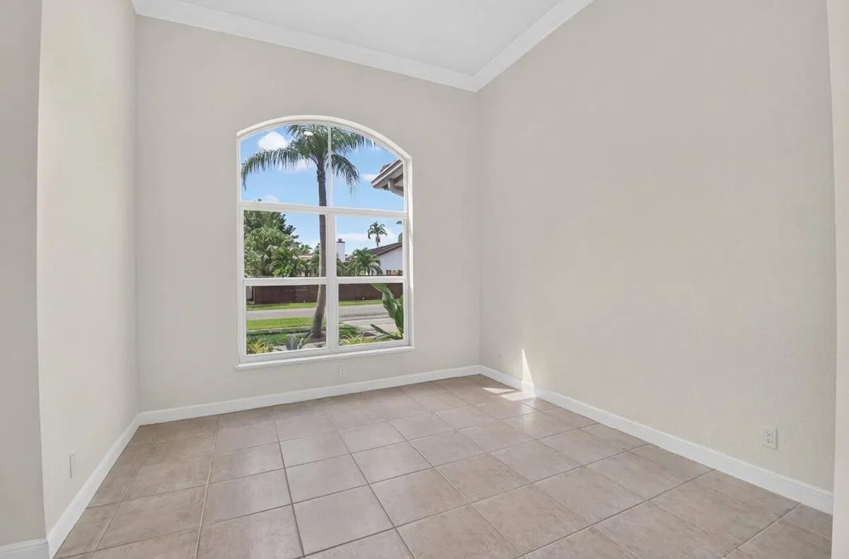 Residence photo 4