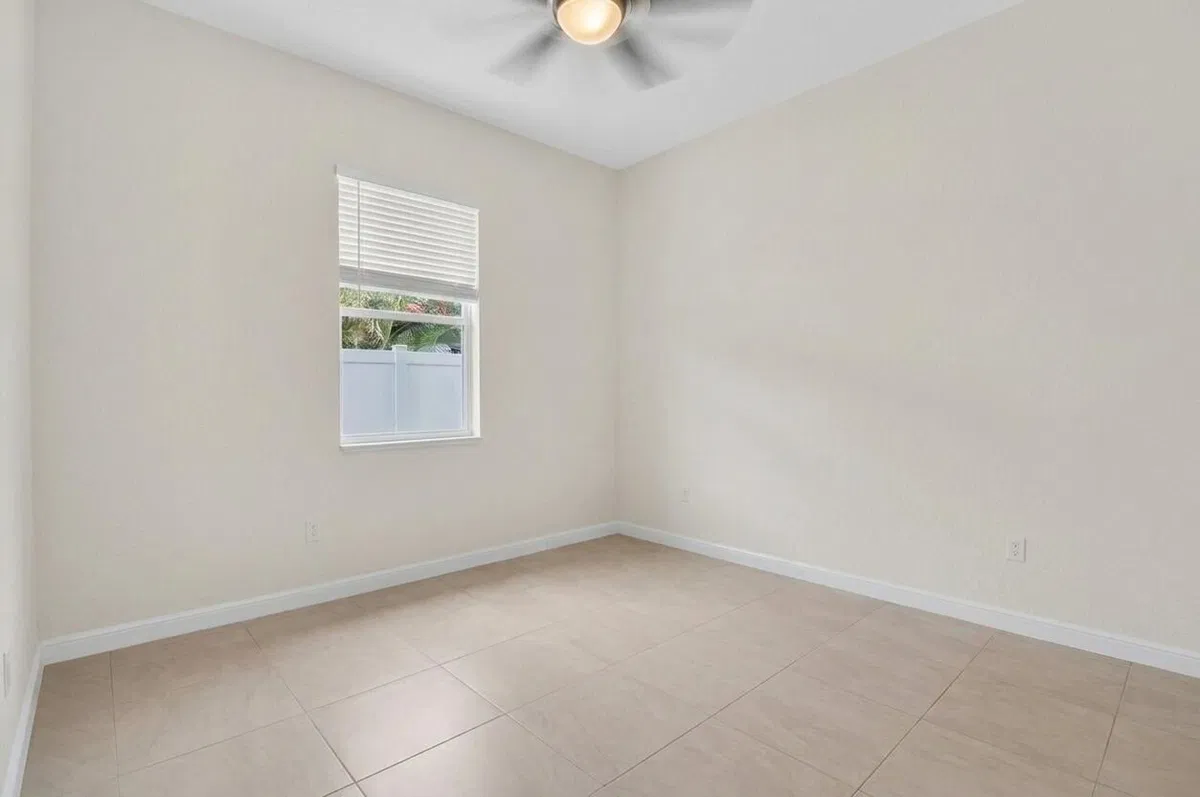 Residence photo 16
