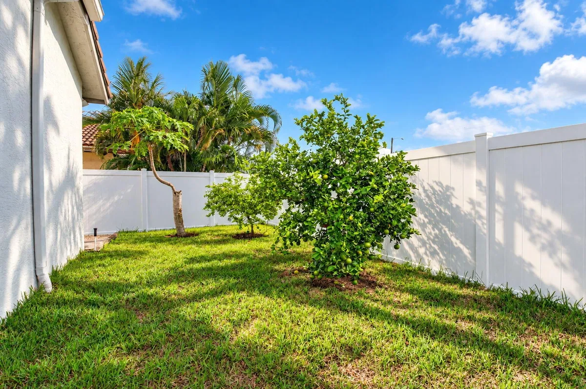 Residence photo 28