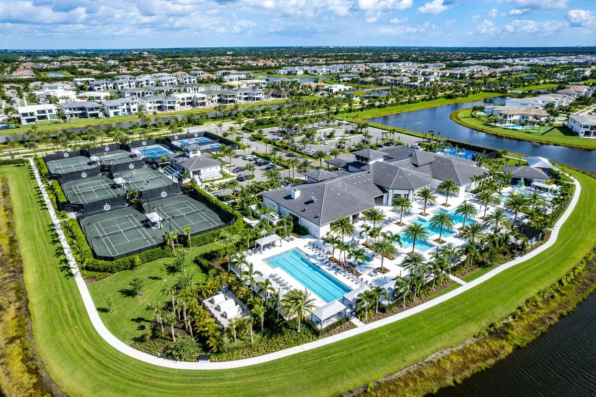 Boca Bridges Residence photo 49