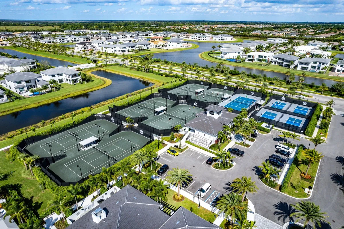 Boca Bridges Residence photo 52