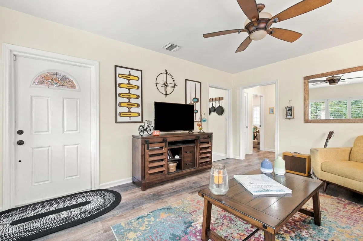  Residence photo 7