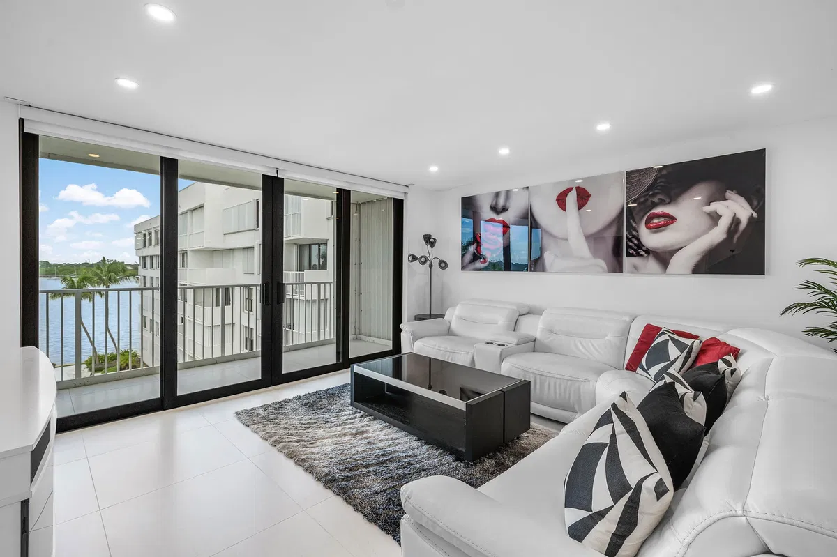 2860 S Ocean Palm Beach Unit Unit 512 photo 10