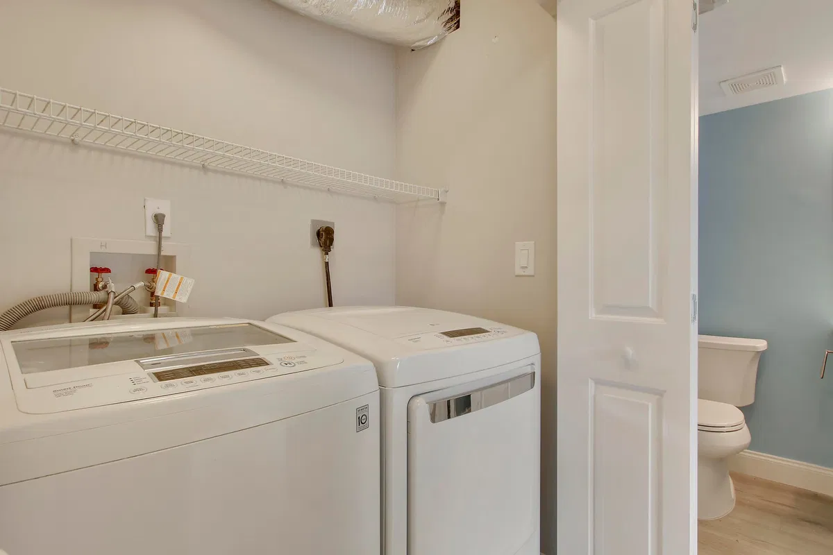 Unit 205 photo 28