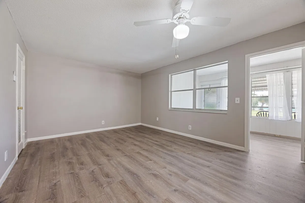 Unit C photo 7