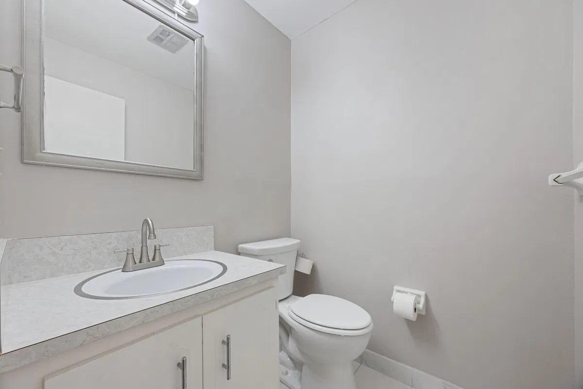 Unit C photo 10