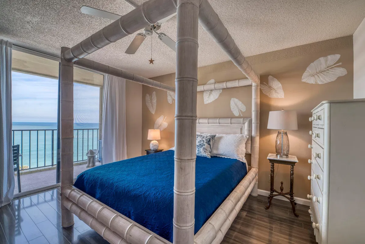 Unit 1008 photo 16