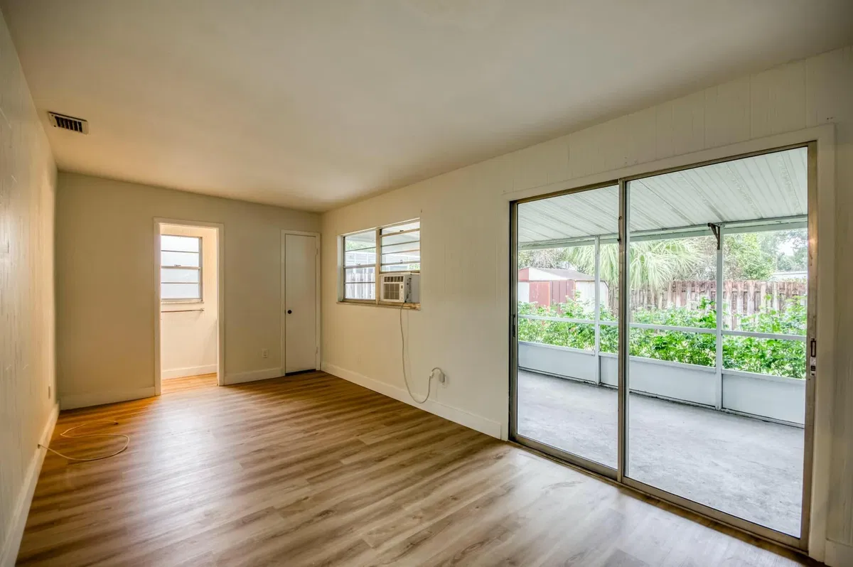 Residence photo 10