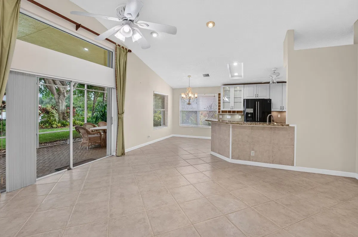 Residence photo 10