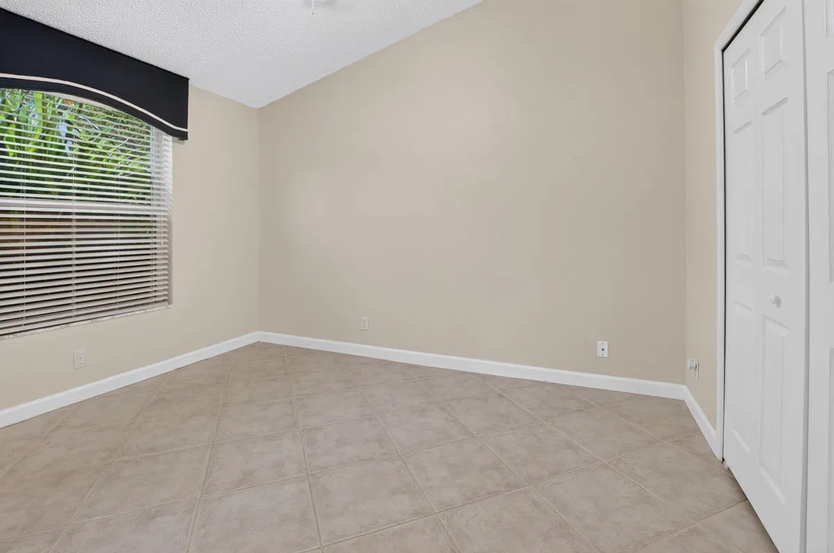 Residence photo 25