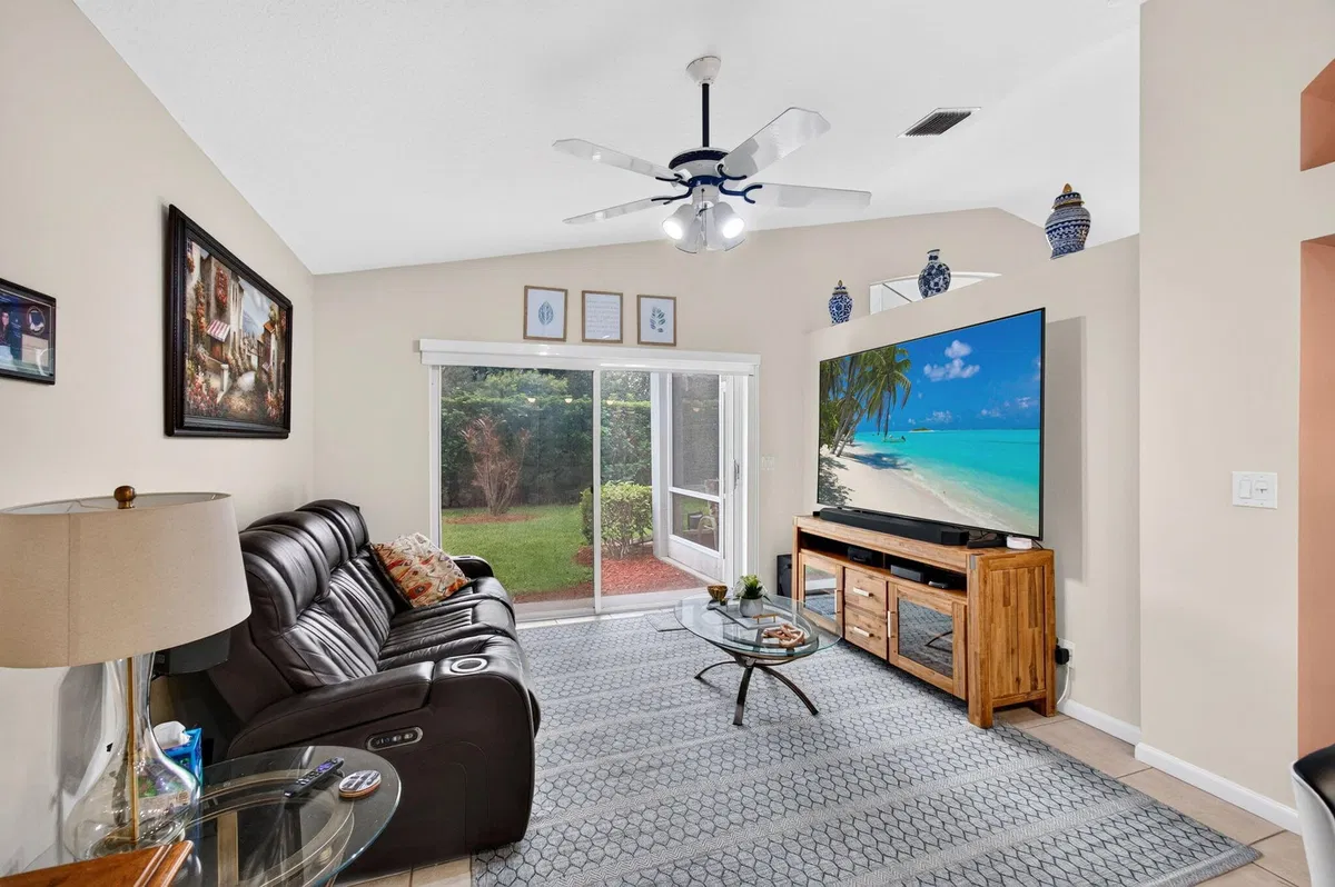  Residence photo 19