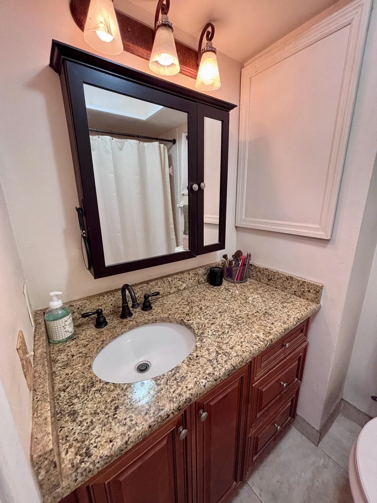 Unit B208 photo 16