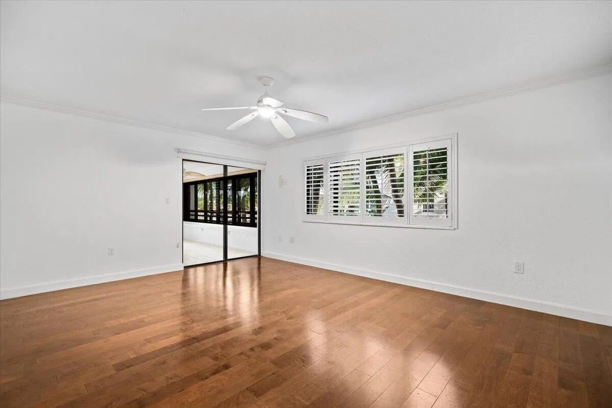 Unit 526 photo 19