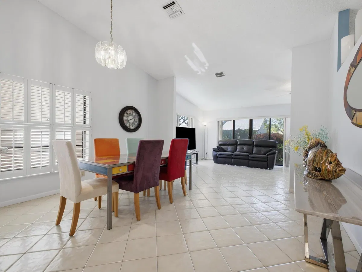 Residence photo 61