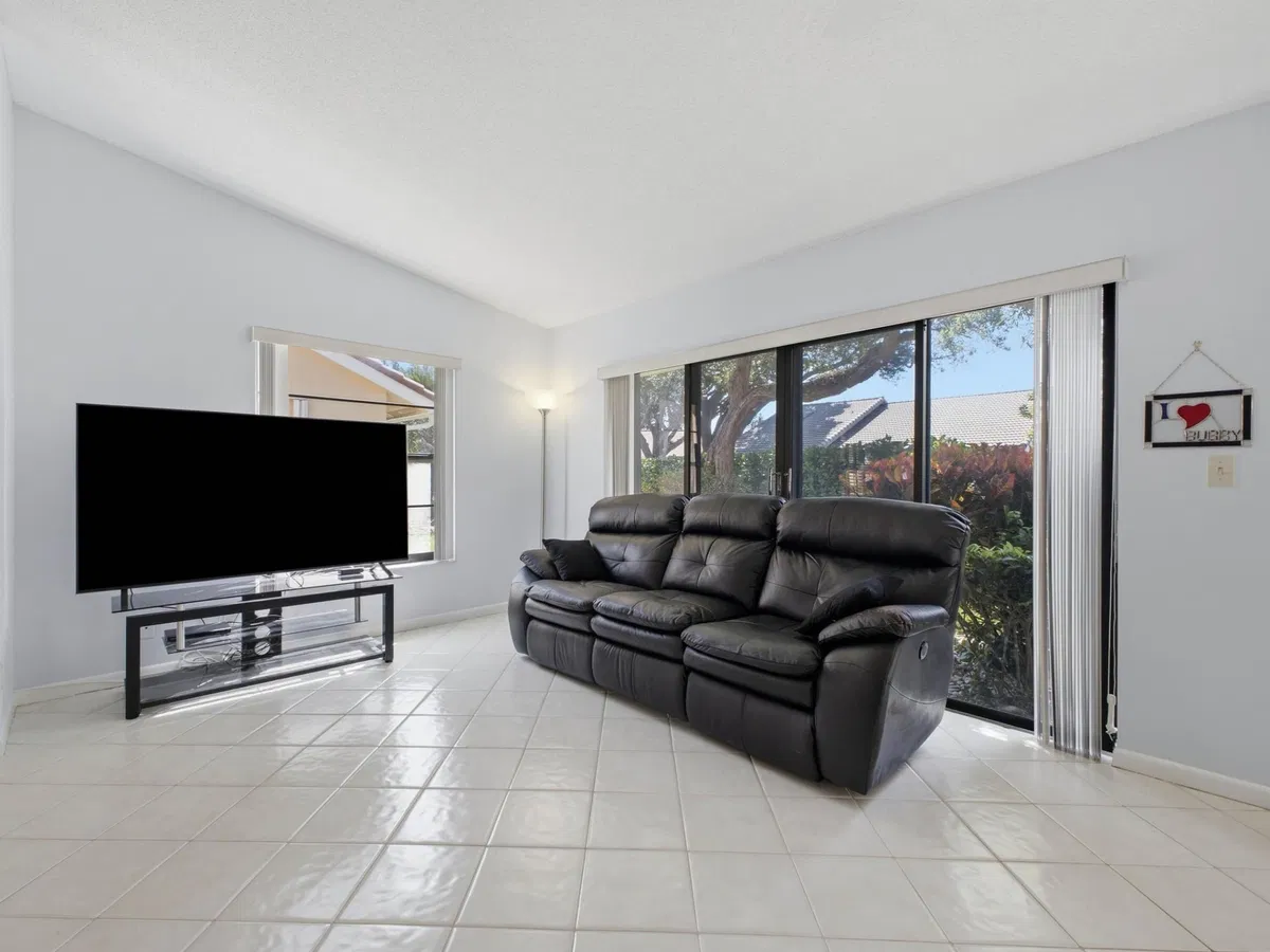 Residence photo 67