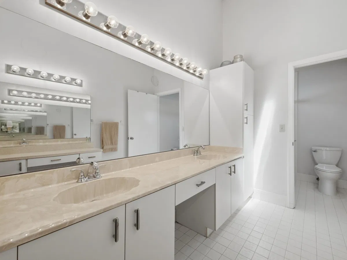Residence photo 91