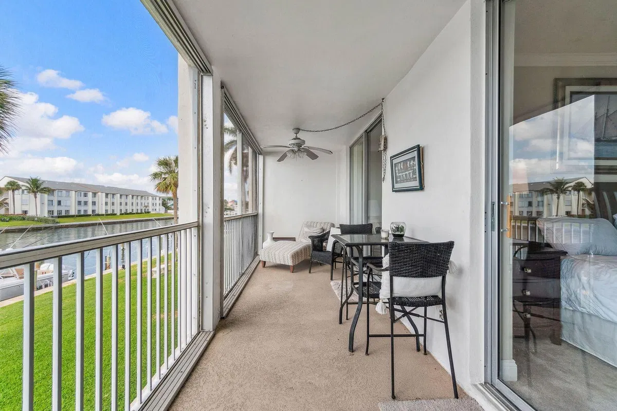  Unit 208 photo 19