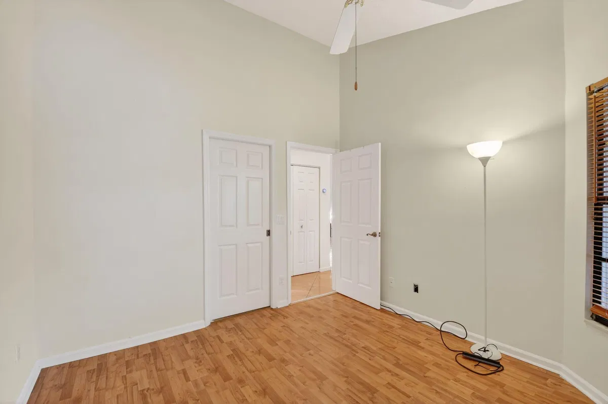 Residence photo 25