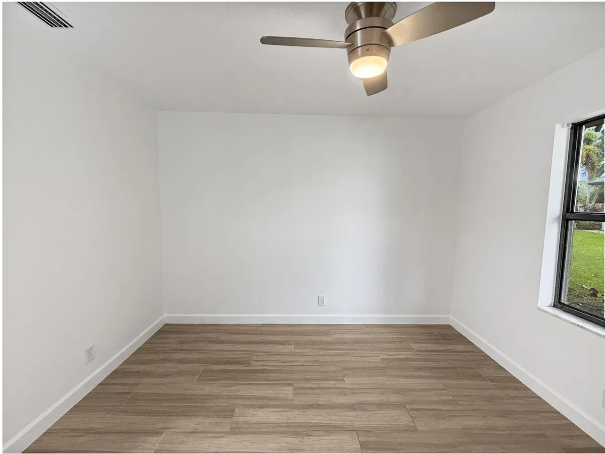 Residence photo 19