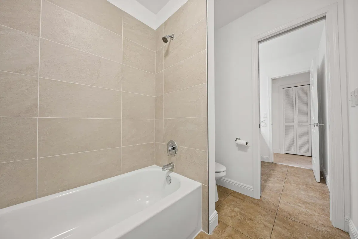  Residence photo 7