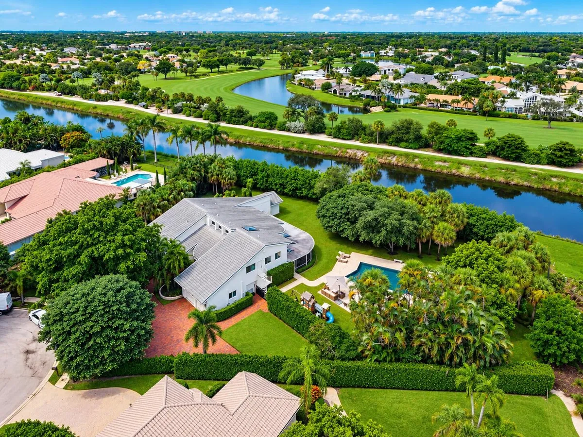 Bocaire Country Club Residence