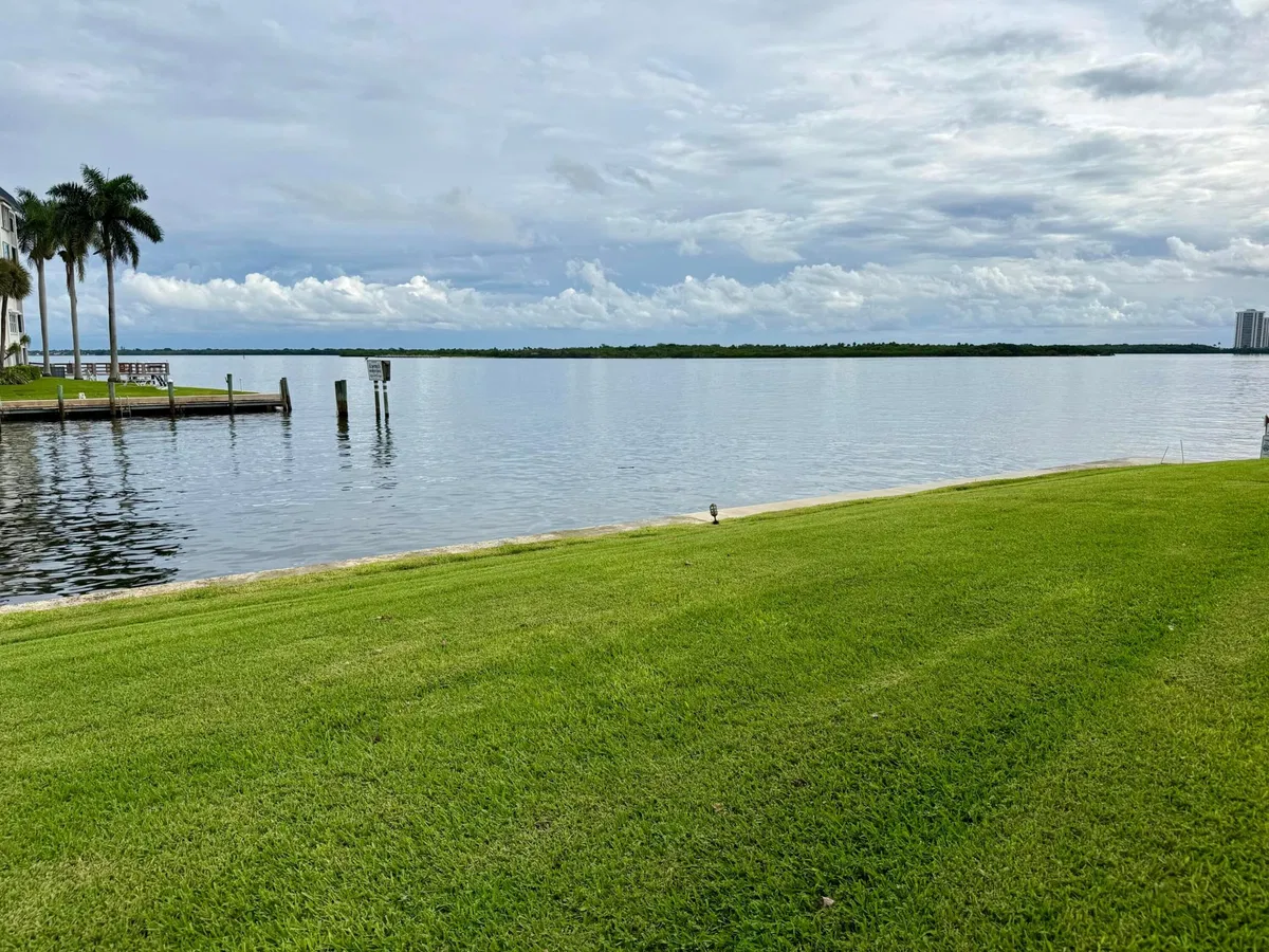 Unit 106 photo 22