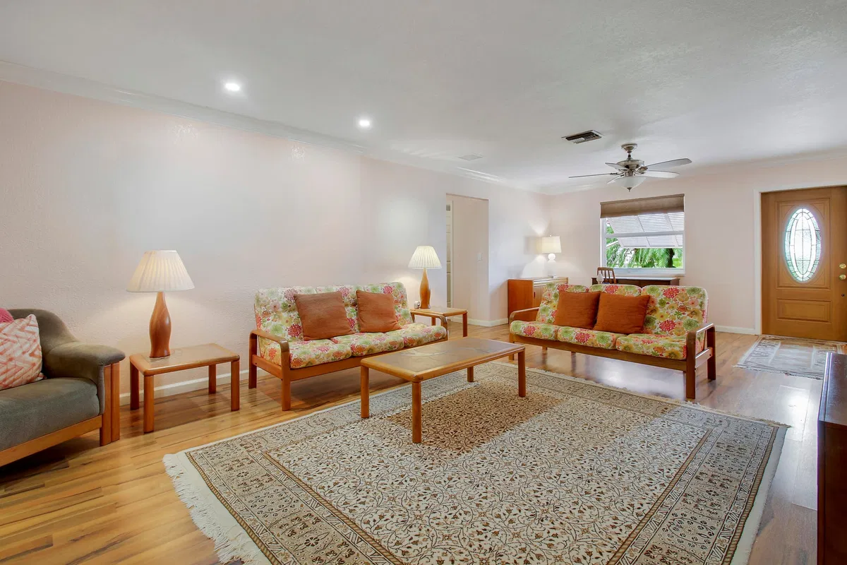 Residence photo 16